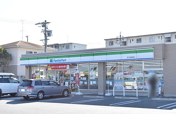 ファミリーマート　磐田東新町店（300m）