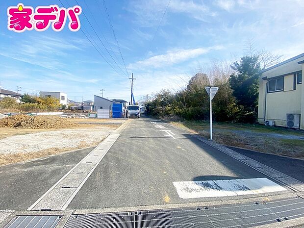 前面道路：南側約5ｍ幅