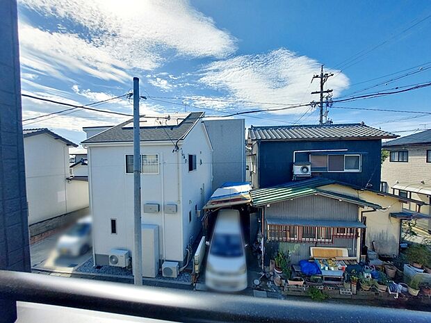 閑静な街並みの眺めは、心も体も落ち着きますね。   