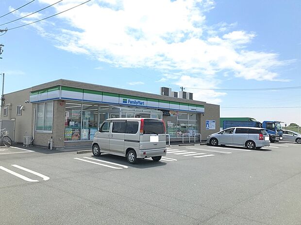 ファミリーマート磐田福田中島店（500m）