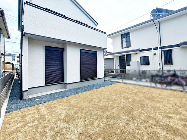 ハーブやお花を植えてガーデニングしたり、楽しみ方は自由自在!