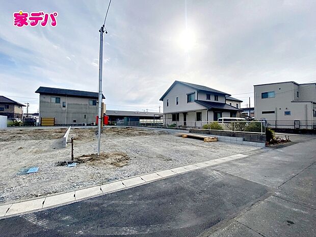 住宅ローンにご不安のあるお客様も、まずはお気軽にご相談下さい。お客様に最適な資金計画と金融機関をご案内いたします。