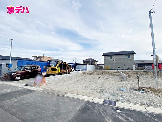 住宅ローンにご不安のあるお客様も、まずはお気軽にご相談下さい。お客様に最適な資金計画と金融機関をご案内いたします。