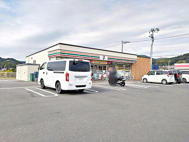 セブンイレブン引佐井伊谷店(770m)