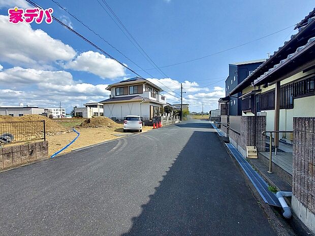 前面道路:南側約6.8m幅