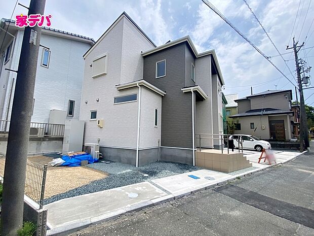 知識豊富なスタッフが各種オプションや住宅ローンのご相談にご対応致します。