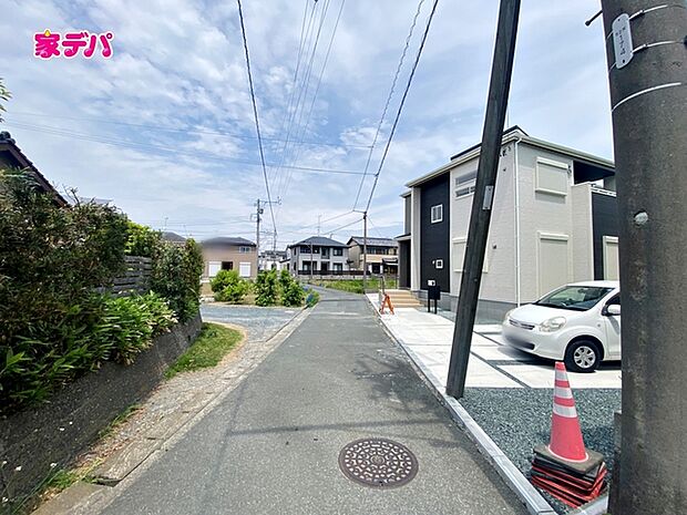 前面道路:西側約3.1m幅
