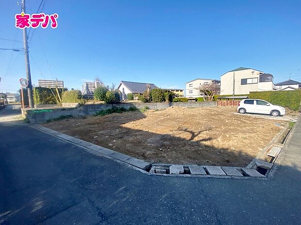 静かな住宅街で、車の出入りもスムーズです。