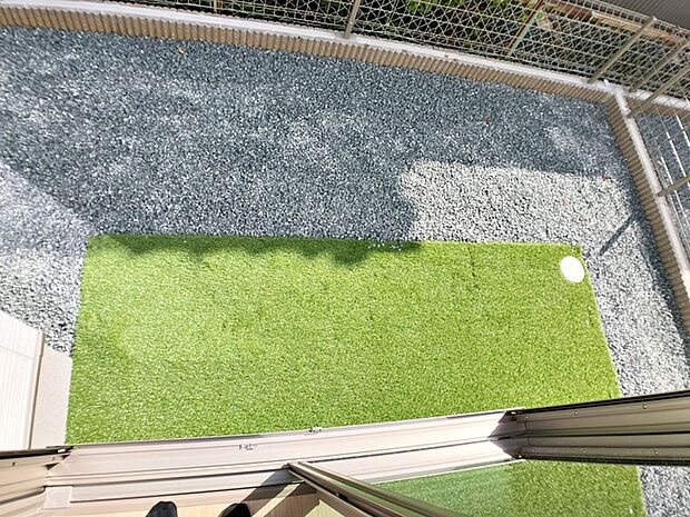 ハーブやお花を植えてガーデニングしたり、楽しみ方は自由自在!