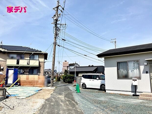 前面道路:北東側約2.4m幅