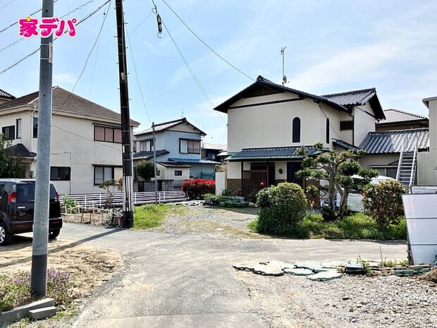 前面道路は車通り少ないのでお子様も安心して暮らせる環境です