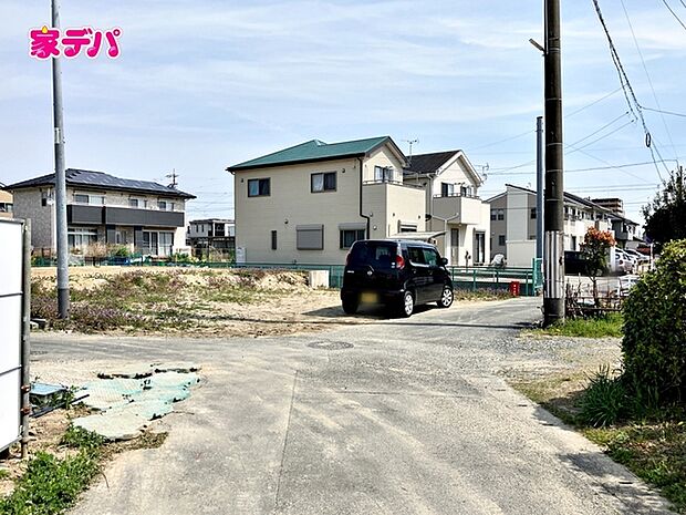 静かな住宅街で、車の出入りもスムーズです。