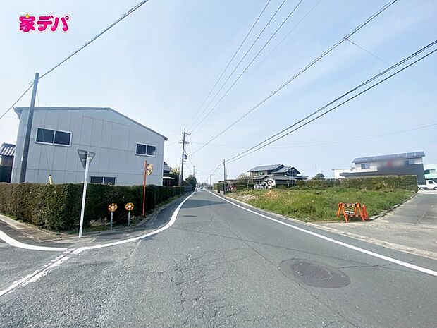 前面道路：南西側約7.3ｍ幅