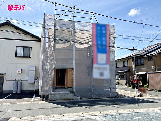 上棟しました。ご見学希望のお客様につきましては同型同仕様の物件にご案内いたします