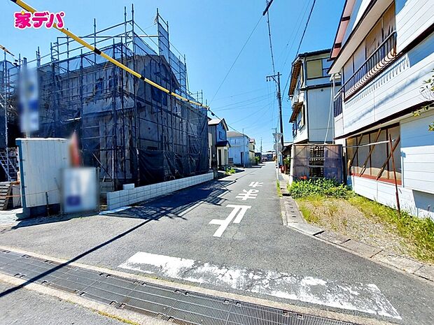 前面道路:西側約6m幅