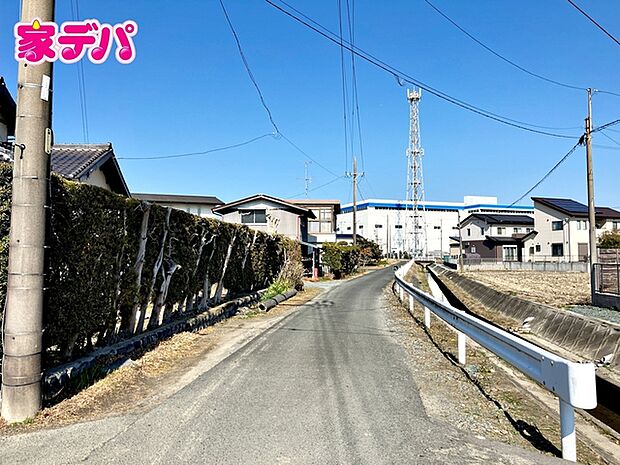 前面道路:東側約4.7m幅