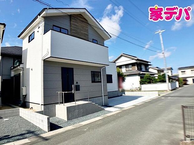 現地や周辺環境もあわせてご確認いただけます。現地ご案内いたします。お気軽にお問い合わせください。実際の陽当たりや前面道路、周辺の環境などもぜひ現地でご確認ください。スタッフが丁寧にご案内いたします。