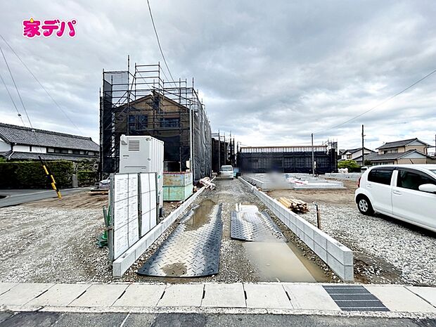 【新築分譲全7棟】ご成約キャンペーン実施中。詳細はスタッフまでお問合せ下さい。（奥側）