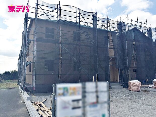 上棟しました！ご見学希望のお客様につきましては現地の他に同社の完成物件にて設備や仕様などご確認いただけます。 