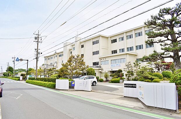 大瀬小学校(660m)