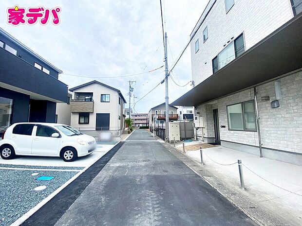 前面道路：東側約4.1ｍ幅 静かな住宅街で、車の出入りもスムーズです。 