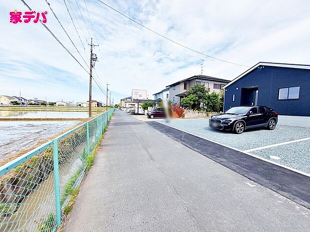 前面道路:北側約3.3m幅