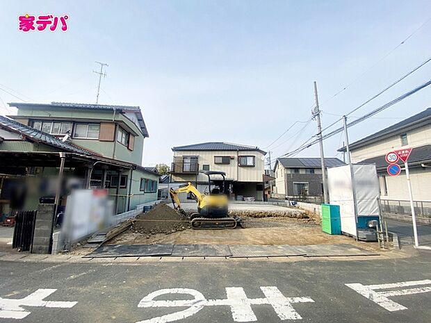 【限定1棟】建築予定地です。 ・角地 ・4LDK ・LDK21.2帖 ・3面採光リビング ・各階にウォークインクローゼット完備 ・リビング収納 ・リビング階段 ・並列駐車場3台可