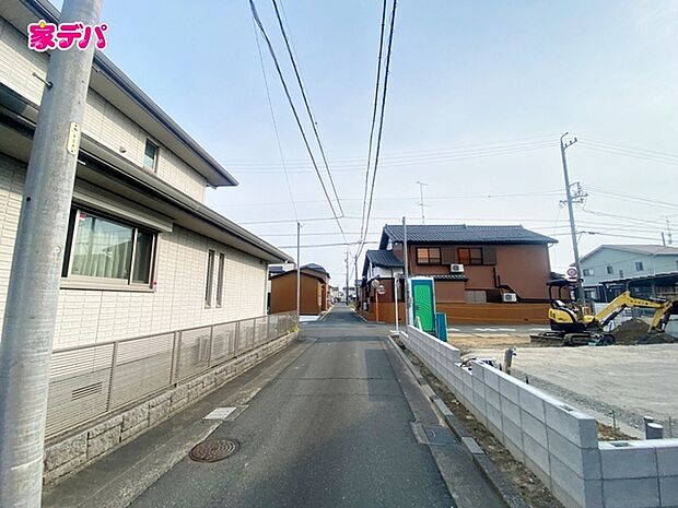 前面道路：東側約4ｍ幅