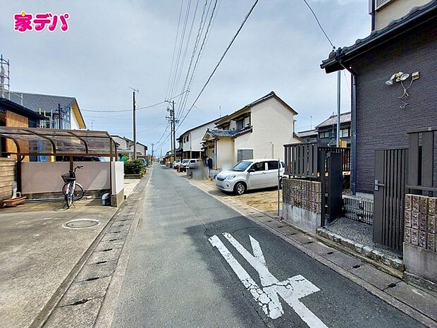 前面道路：北側約4ｍ幅