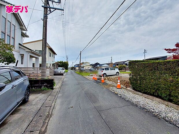 前面道路：南東側約5.4ｍ幅