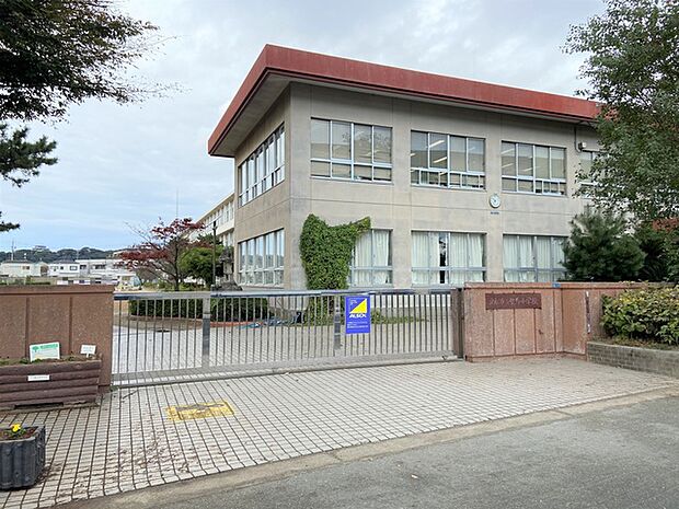 曳馬小学校(1370m)