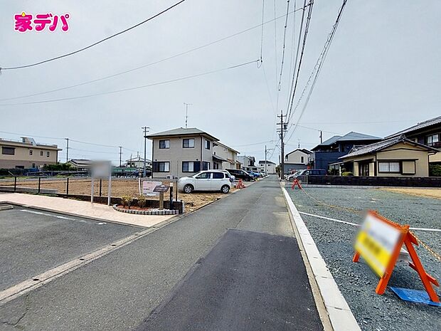 静かな住宅街で、車の出入りもスムーズです。