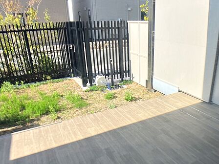 ハーブやお花を植えてガーデニングしたり、楽しみ方は自由自在！ 