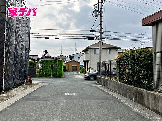 前面道路：北側約6ｍ幅