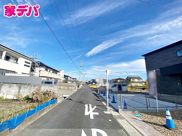 前面道路:北側約4.2m幅、静かな住宅街で、車の出入りもスムーズです。
