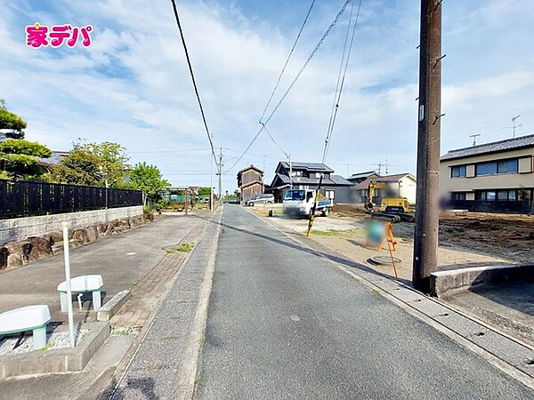 前面道路：北側約4ｍ幅