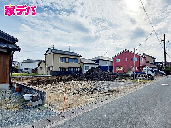 【新築分譲全2棟】ご成約キャンペーン実施中。詳細はスタッフまでお問合せ下さい。右側の土地になります。