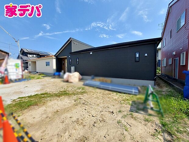 【新築分譲全2棟】ご成約キャンペーン実施中。詳細はスタッフまでお問合せ下さい。右側の土地になります。