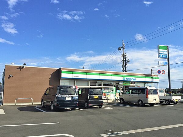 ファミリーマート浜松馬郡町店（1070m）