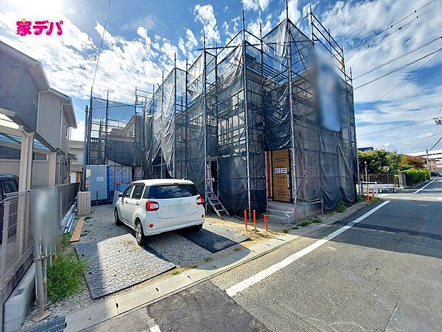 上棟しました!ご見学希望のお客様につきましては現地の他に同社の完成物件にて設備や仕様などご確認いただけます。
