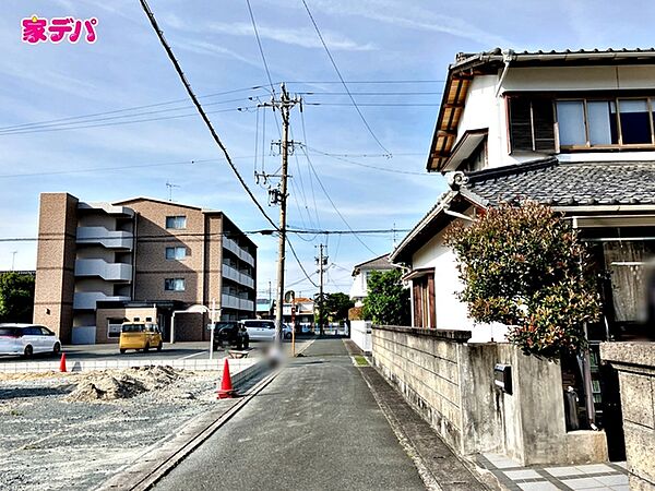 前面道路：南東側約3.7ｍ幅