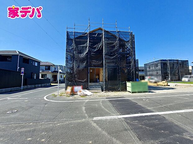 上棟しました。ご見学希望のお客様につきましては同型同仕様の物件にご案内いたします