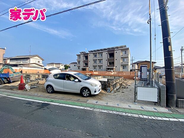 基礎工事中です。ご見学希望のお客様につきましては同型同仕様の物件にご案内いたします
