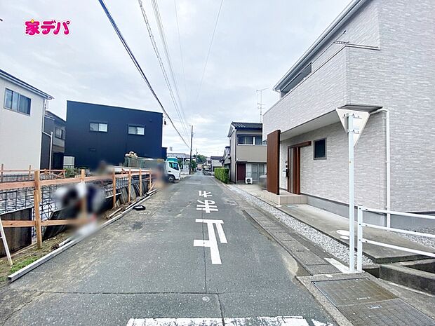 前面道路:西側約4m幅