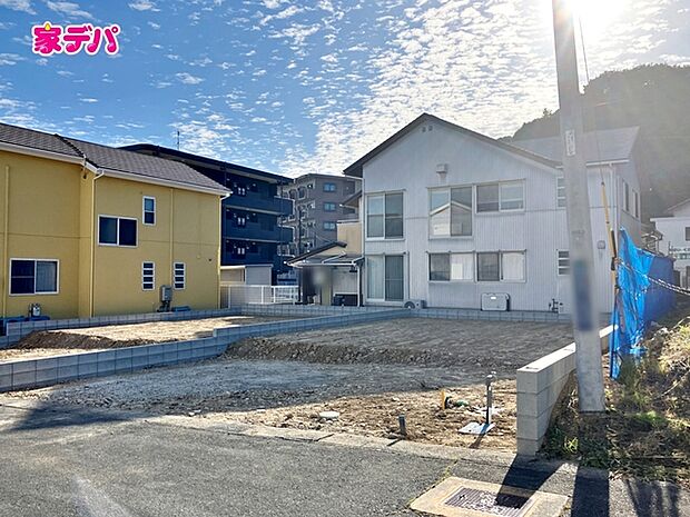 【1号棟・右側】建築予定地です！ ・長期優良住宅 ・3SLDK ・LDK25.9帖 ・全居室収納完備 ・リビング階段 ・パントリー ・納戸 ・学習カウンター ・ウォークインクローゼット 