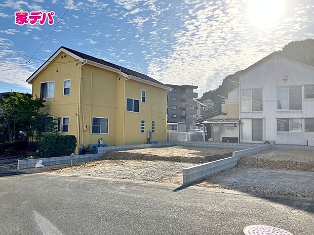 【2号棟・左側】建築予定地です! ・長期優良住宅 ・3SLDK ・LDK25.9帖 ・全居室収納完備 ・納戸 ・パントリー ・リビング階段 ・ウォークインクローゼット ・学習カウンター
