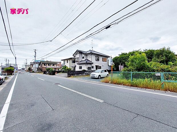 前面道路：北側約8.3ｍ幅