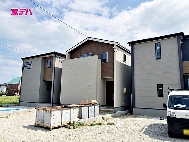 足場が外れました！現地ご案内いたします。周辺環境や陽当たりなどもあわせてご確認いただけます。実際の住み心地をイメージしながらご見学いただけますので、お気軽にお問い合わせください！ 