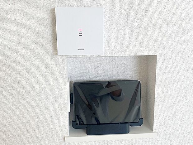 【nasta】 タブレットやスマホで、家中どこにいても応答可能。自動音声もあるので忙しい時に便利です。