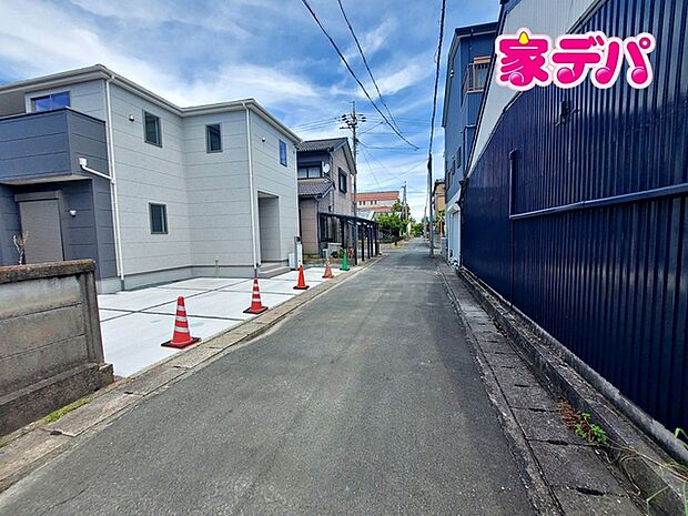 前面道路:南東側約4.5m幅